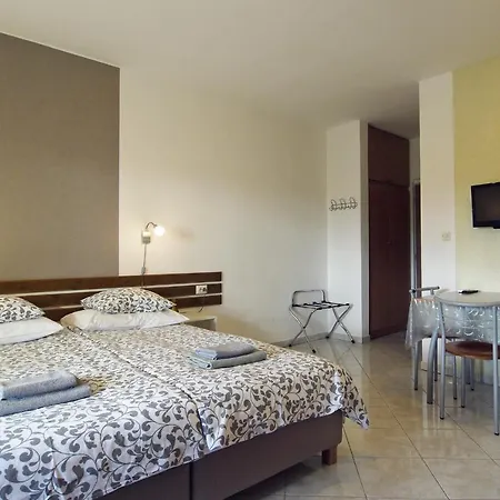 Paklenica Sport Apartments Starigrad Paklenica Exterior photo